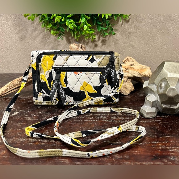 🐢REMOVING LISTING 1/5/26🐢 VERA BRADLEY DOGWOOD WALLET w/ CROSSBODY STRAP - Picture 6 of 10